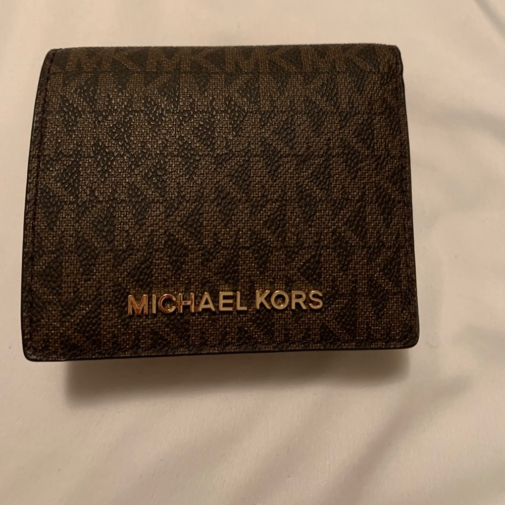 Michael kors bifold wallet for women